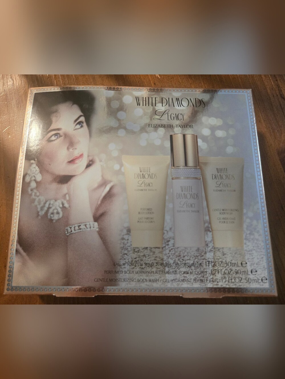 Elizabeth Taylor White Diamonds Legacy Toiletries Set Lotion, Wash & Spray NEW